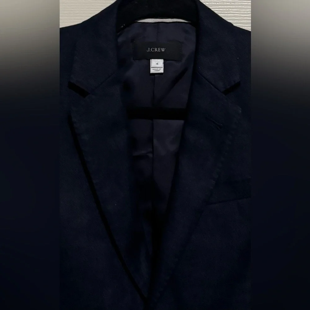 J. Crew Men’s Navy Blue Blazer, Size 4. 100% Linen. NWOT